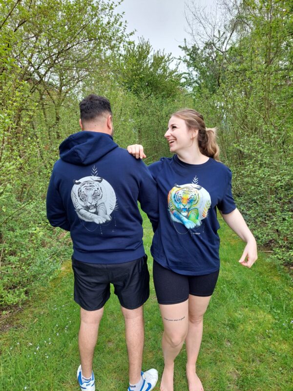 Umweltfreundlicher Unisex-Kapuzenpullover Tiger blau - Image 4
