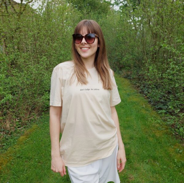Unisex-Bio-Baumwoll-T-Shirt Hai beige - Image 7